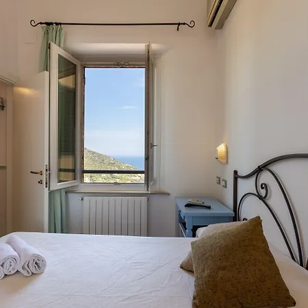 מלון Castello Monticello 3*