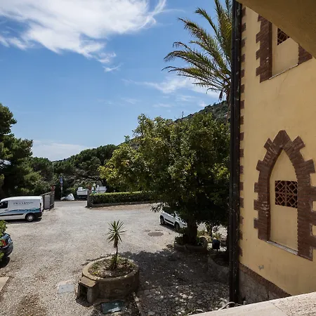 Castello Monticello מלון