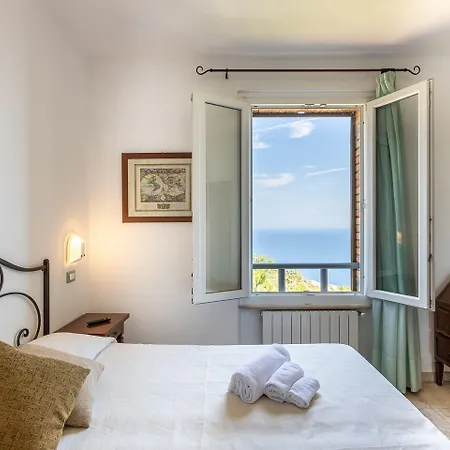 Castello Monticello Hotel 3*