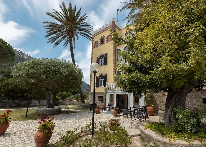 Ξενοδοχείο Castello Monticello 3*